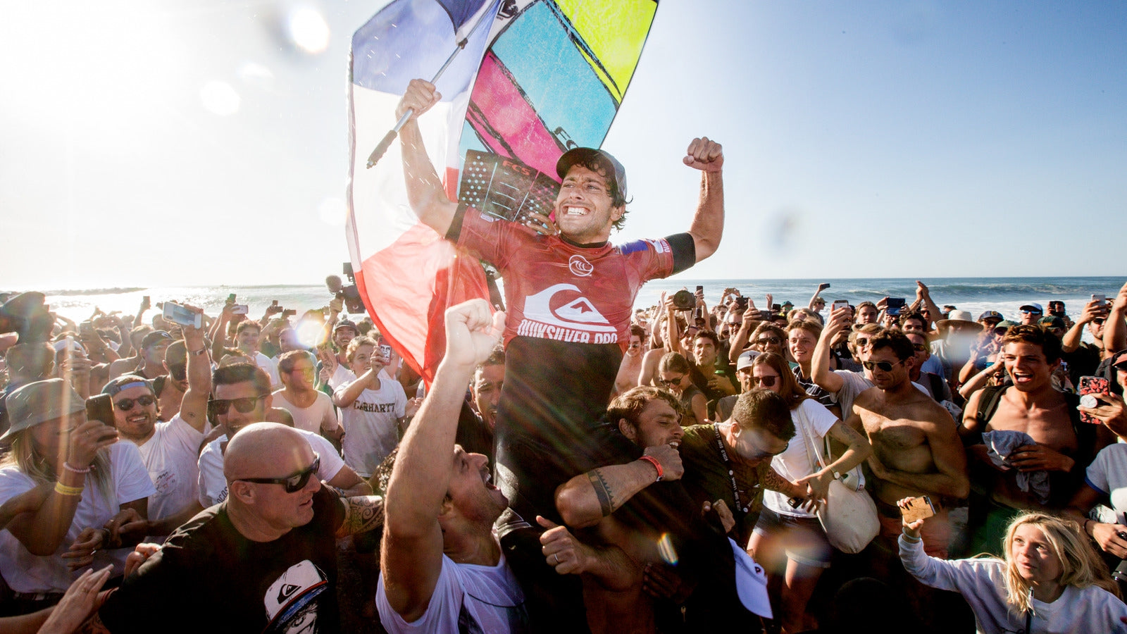 FCS team rider Jeremy Flores wins the 2019 Quiksilver Pro France. © WSL / Masurel