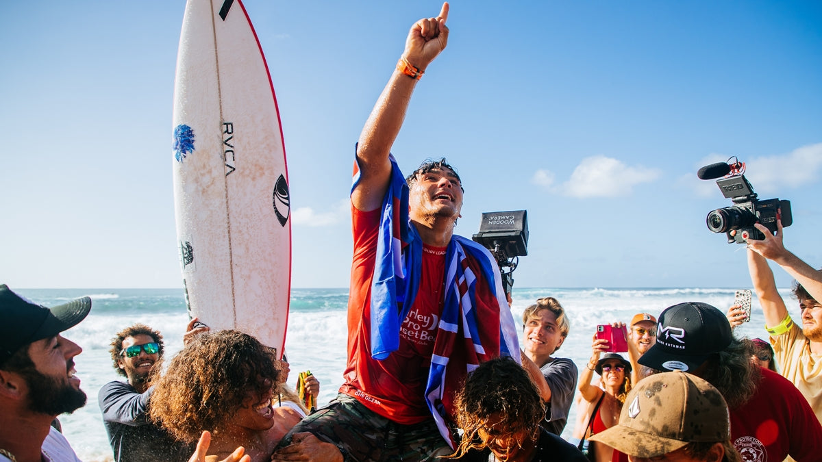 Barron Mamiya Wins Hurley Pro Sunset Beach. Photo © Tony Heff / WSL